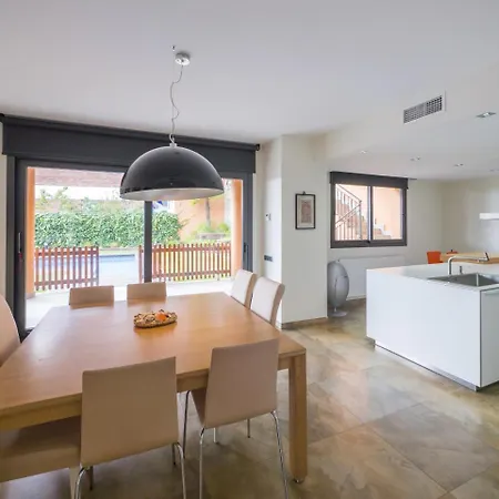 Homeholidaysrentals Albi * Santa Susanna